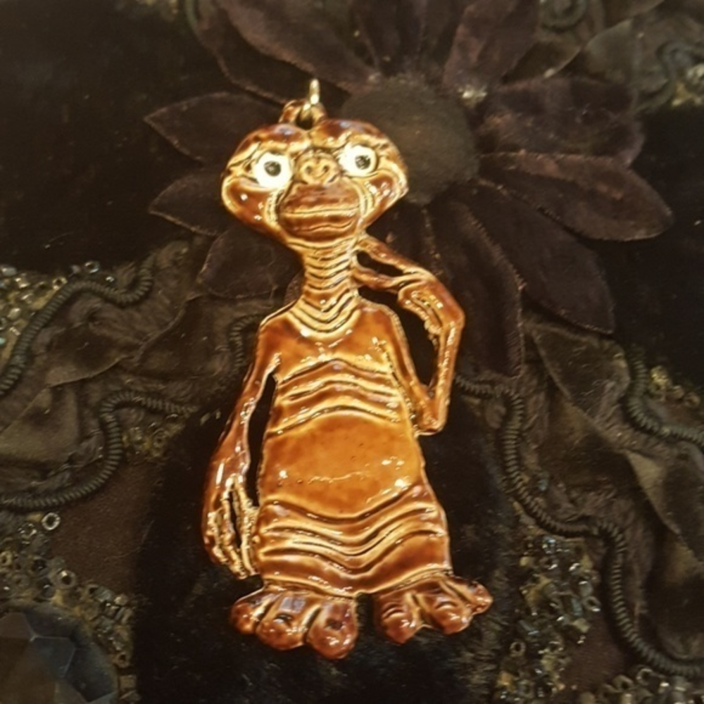 "E.T" BROWN ENAMEL‎  PENDANT
